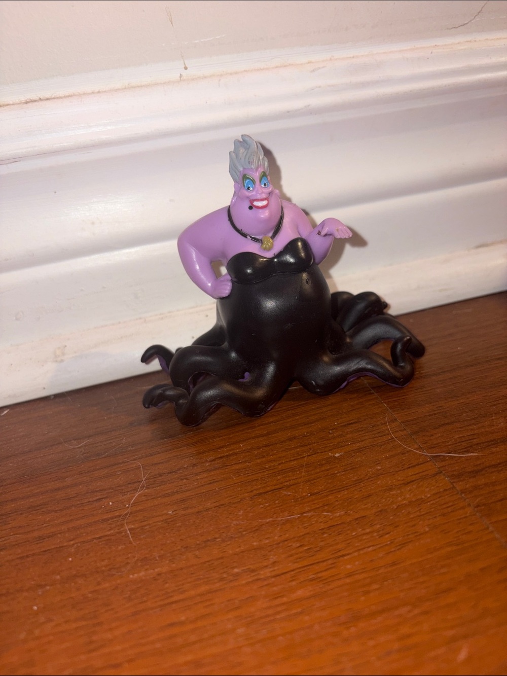 Disney Ursula Figure in Purple and Black - Villain Playset Piece